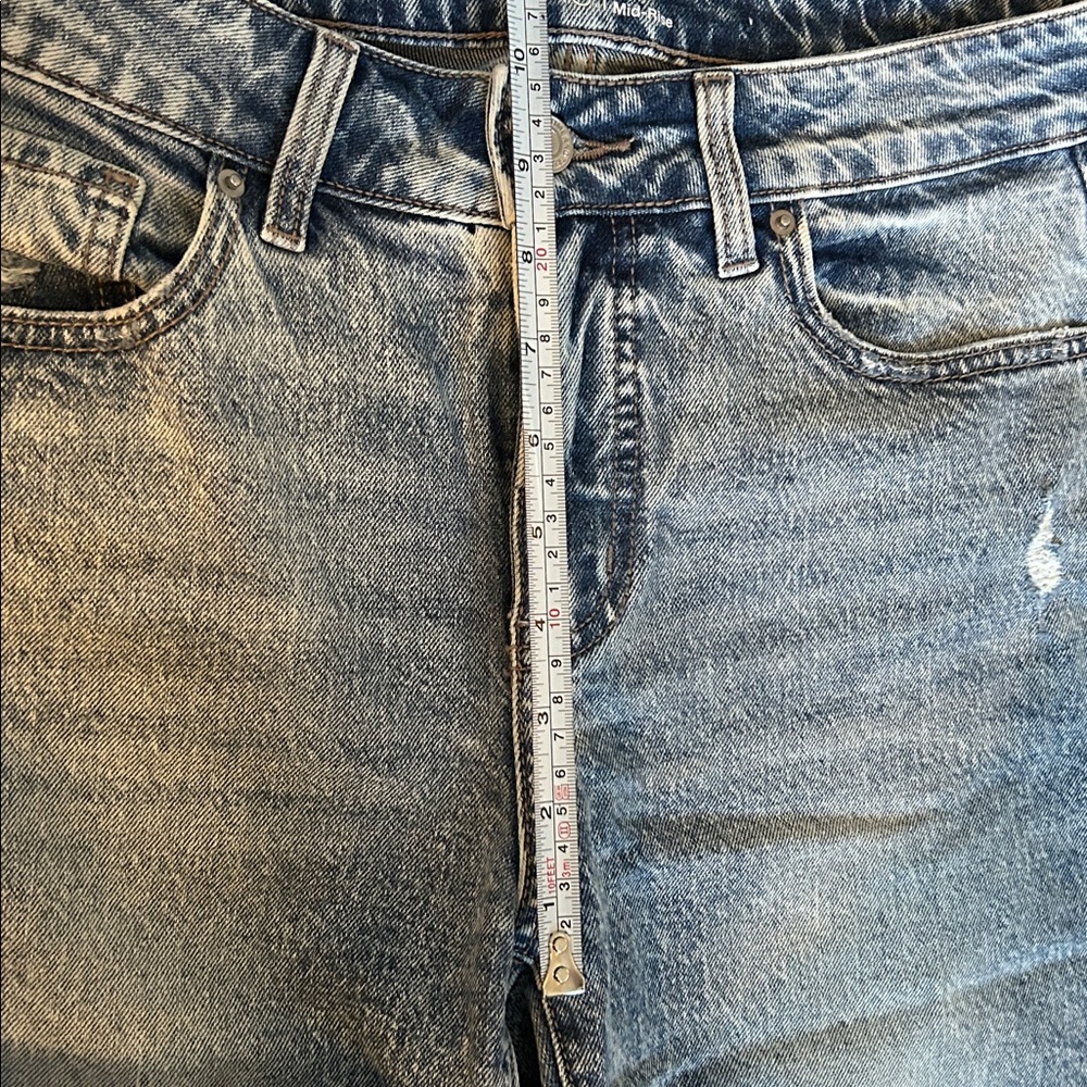 Time & Tru Boyfriend Jeans Acid Wash Size 4 - Picture 3 of 8
